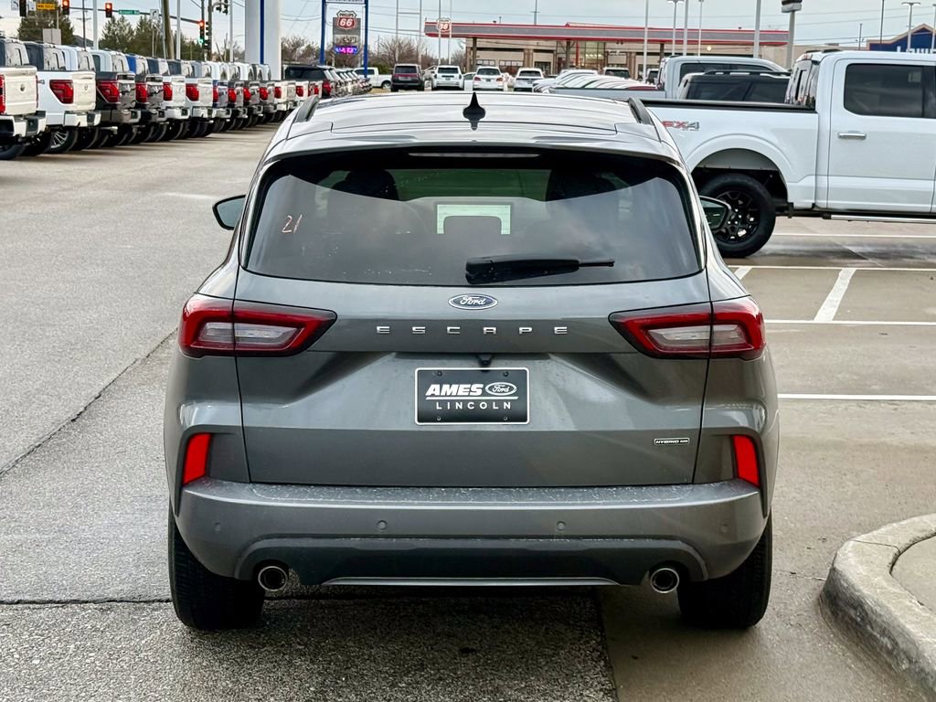 Certified 2025 Ford Escape ST-Line Elite w/ Premium Technology Package image 5