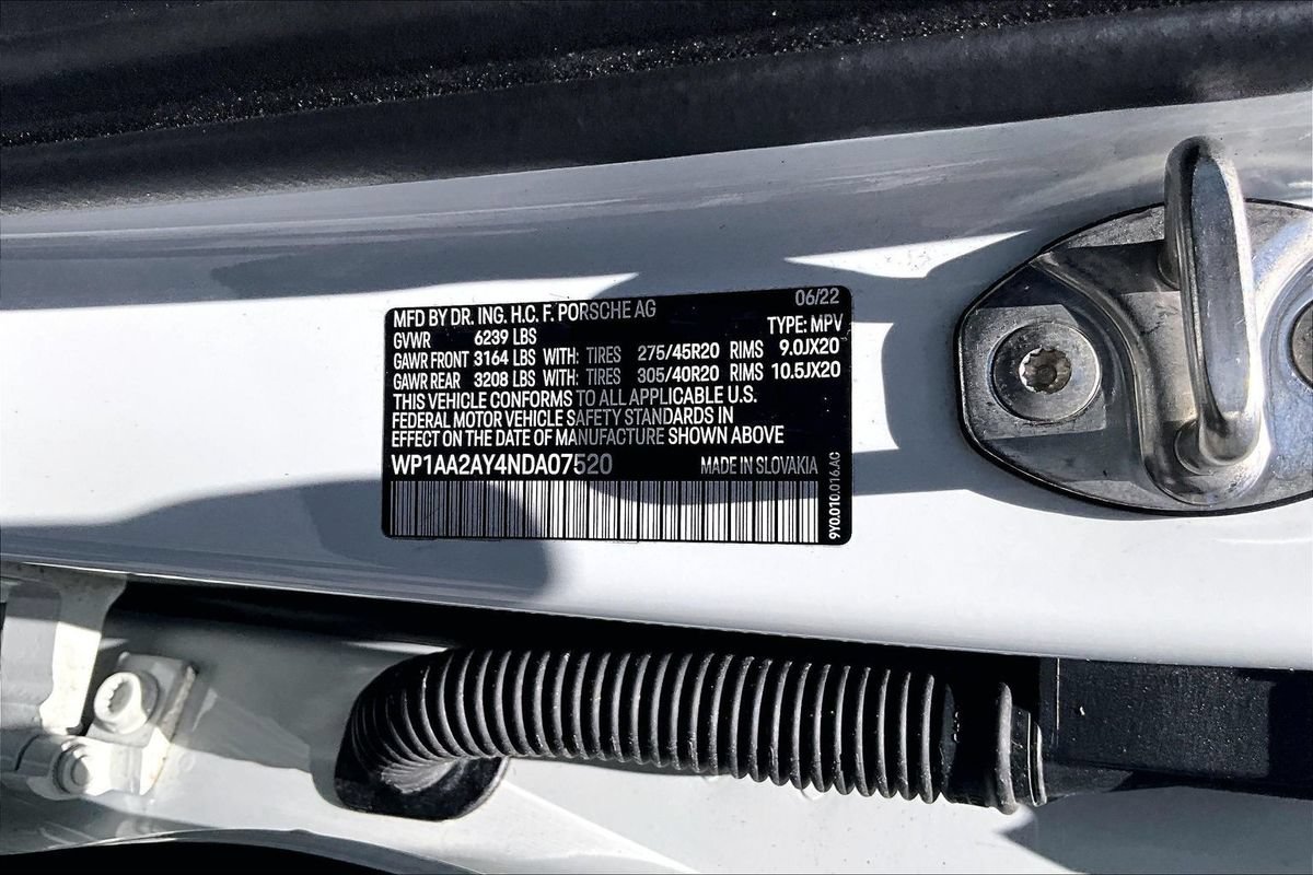 Used 2022 Porsche Cayenne AWD/4WD image 19