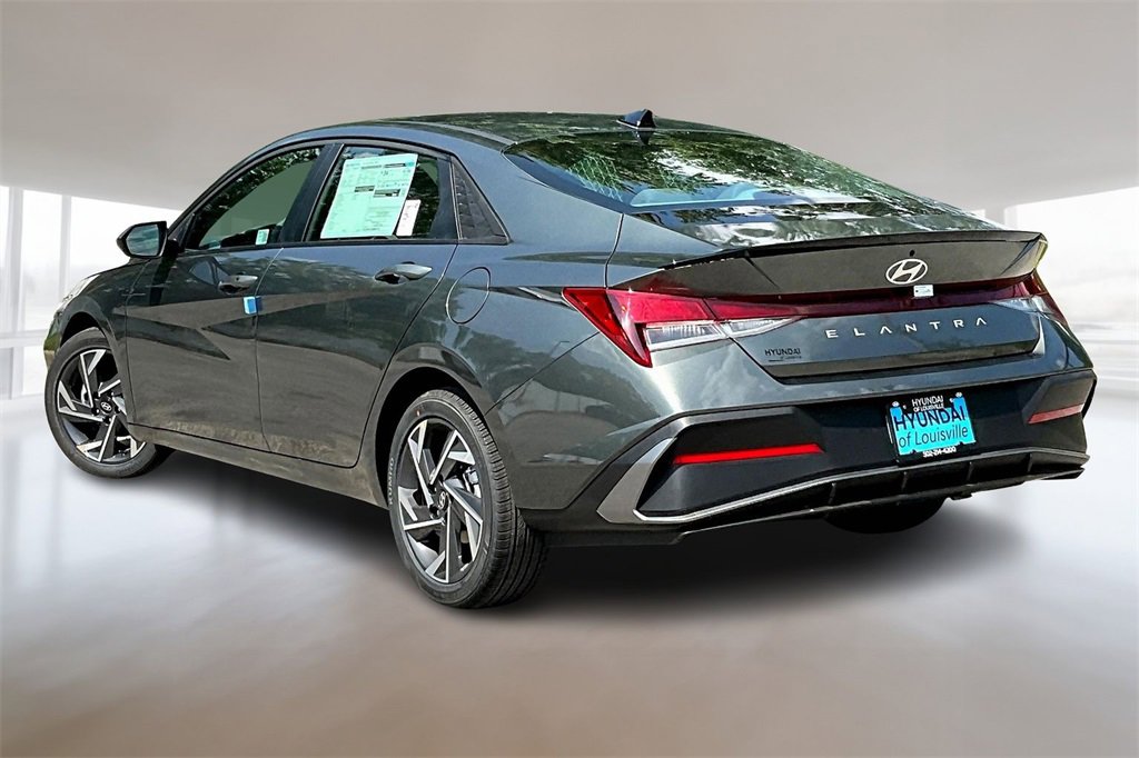 New 2025 Hyundai Elantra Sport image 3
