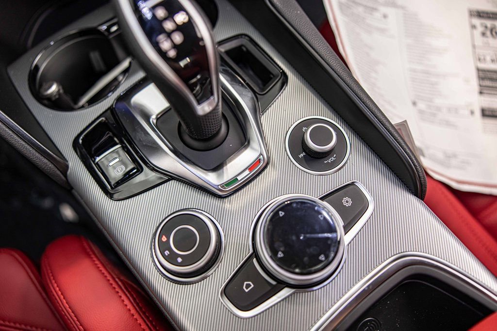 New 2025 Alfa Romeo Giulia AWD image 29