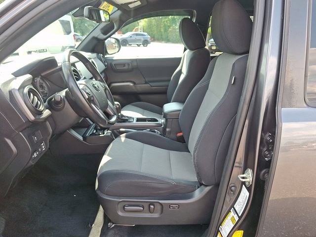 Used 2020 Toyota Tacoma TRD Sport w/ Technology Package AWD/4WD image 13