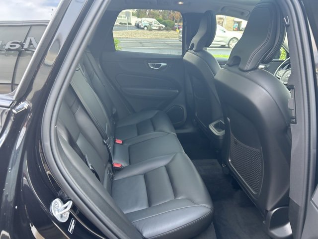 Certified 2025 Volvo XC60 B5 Core image 13