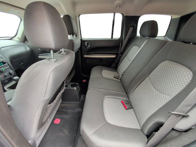 Used 2009 Chevrolet HHR LS image 13