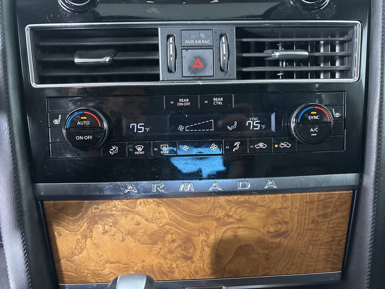 Used 2021 Nissan Armada SL w/ Captain's Chairs Package image 19