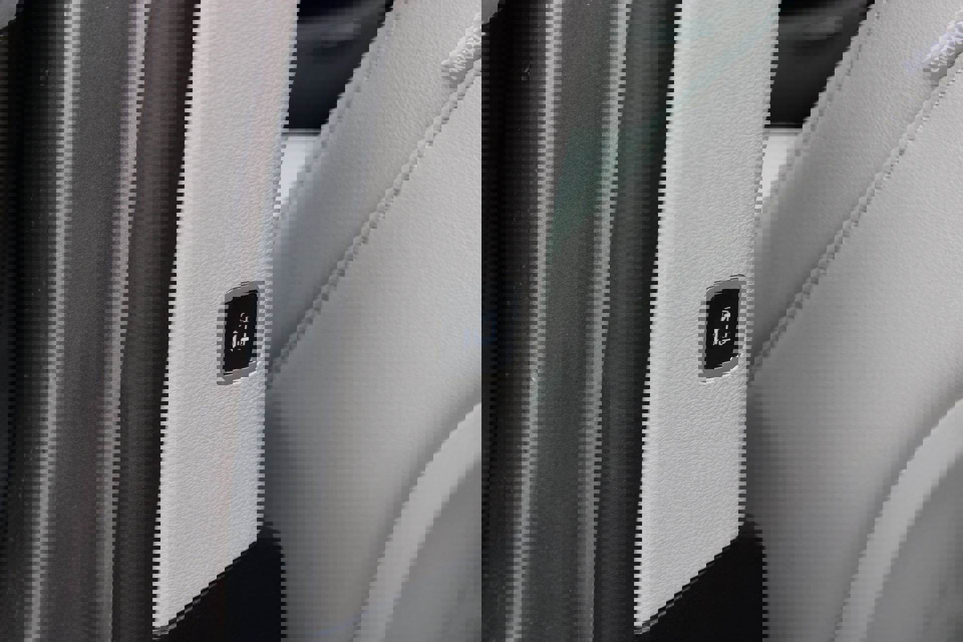 Used 2017 Chrysler Pacifica Touring-L image 19