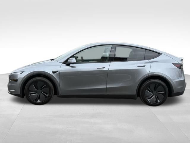 Used 2026 Tesla Model Y Long Range AWD/4WD image 4