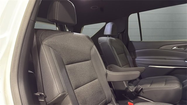 Used 2025 Chevrolet Traverse LT image 31