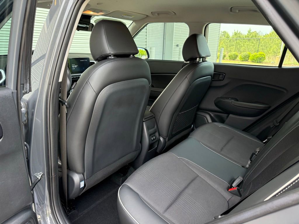 Used 2024 Hyundai Venue Limited FWD image 22