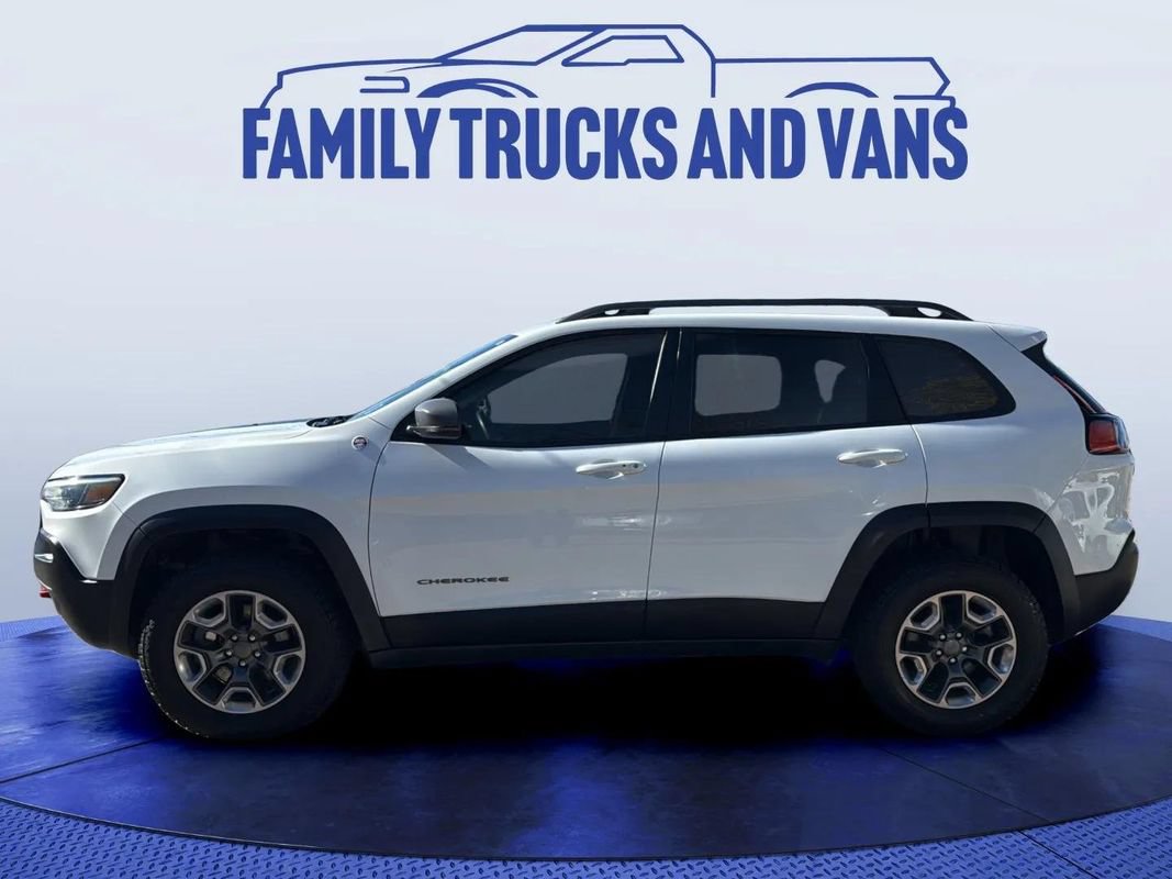 Used 2019 Jeep Cherokee Trailhawk w/ Comfort/Convenience Group AWD/4WD image 2