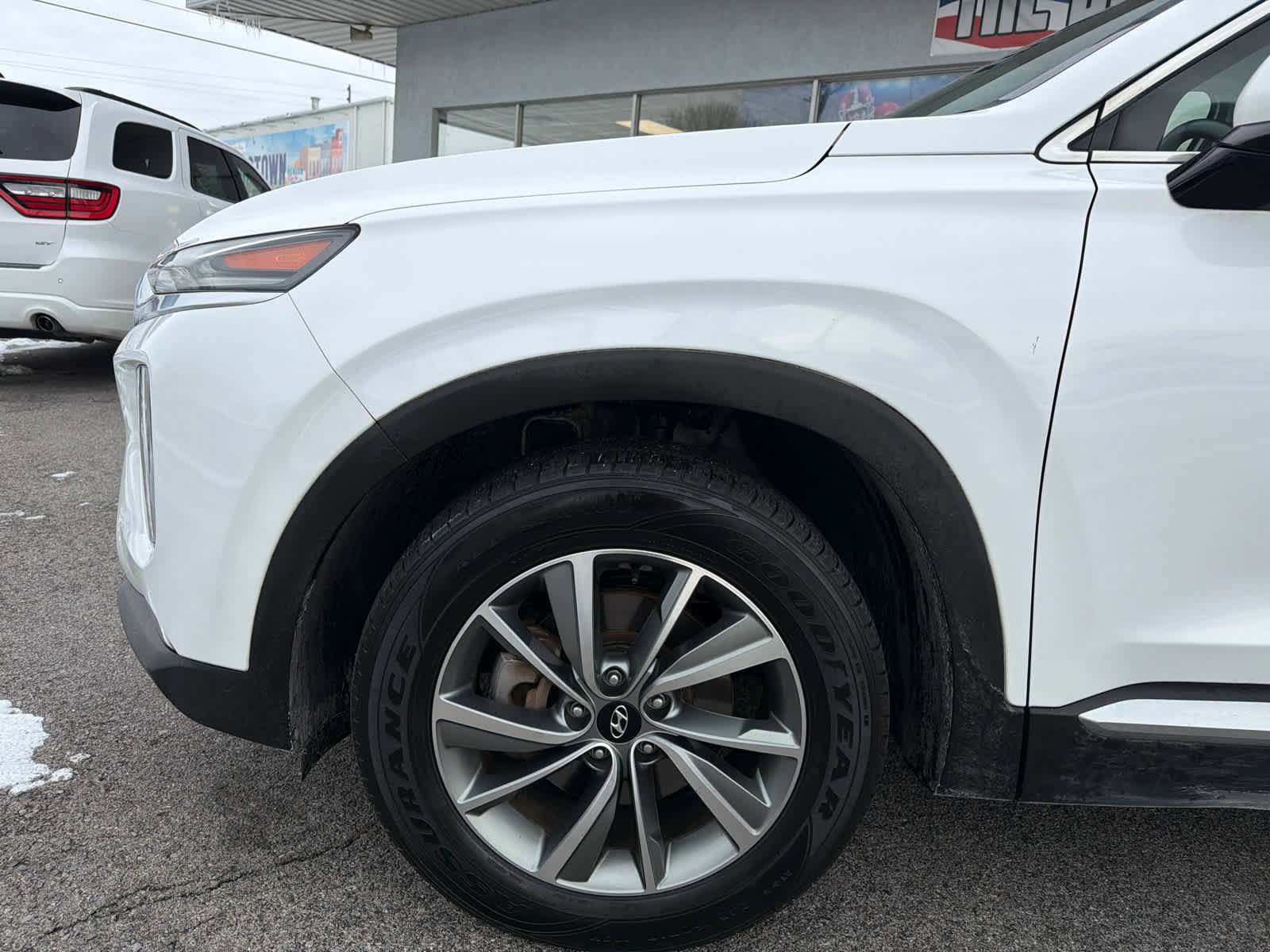 Used 2019 Hyundai Santa Fe SEL image 2