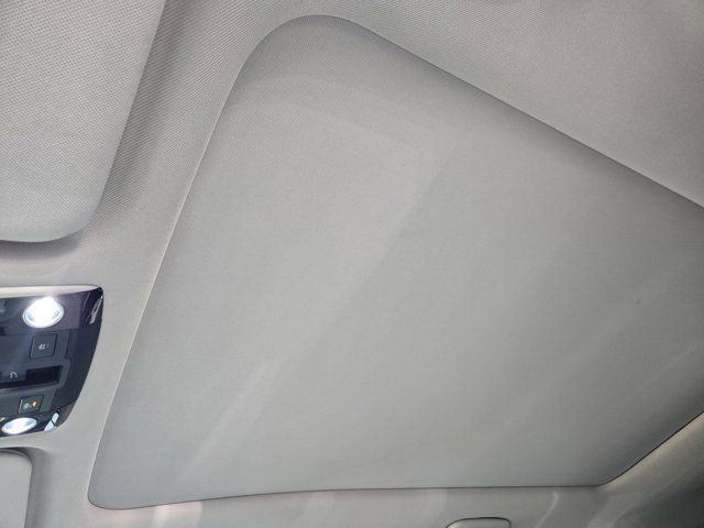Certified 2022 Kia Sorento EX w/ Panoramic Sunroof Package FWD image 24