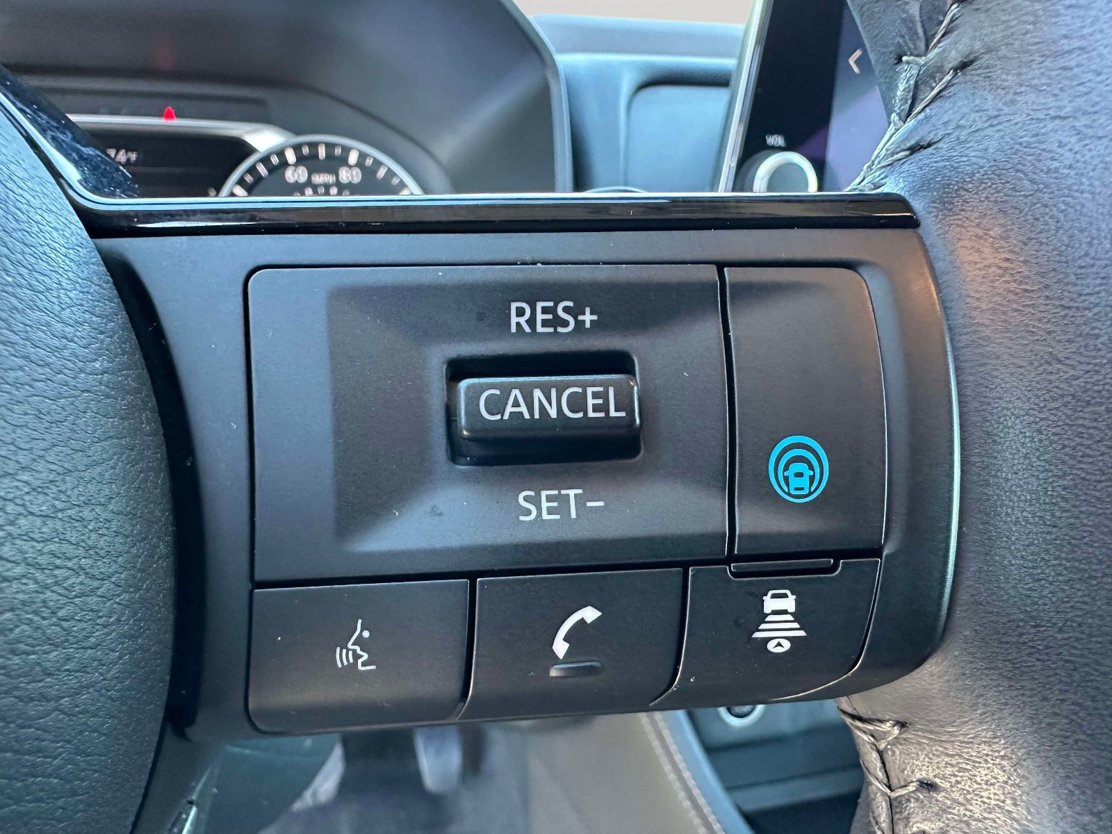 Used 2023 Nissan Rogue SL FWD image 15