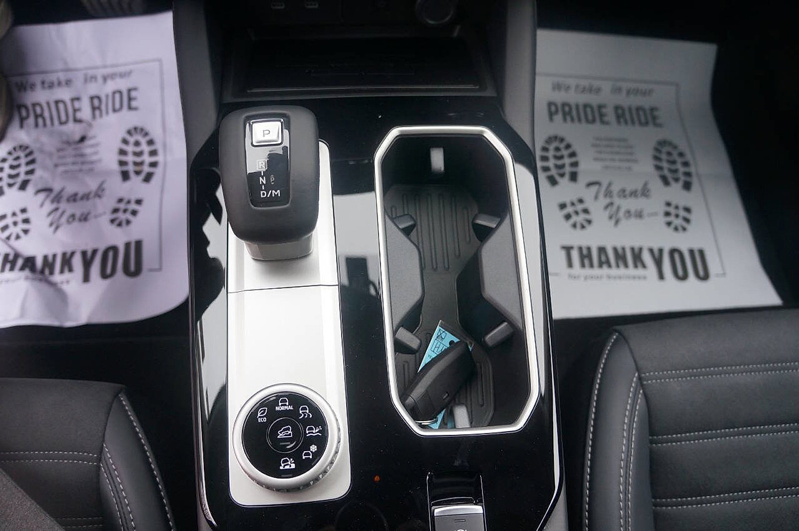 New 2025 Mitsubishi Outlander SE image 17