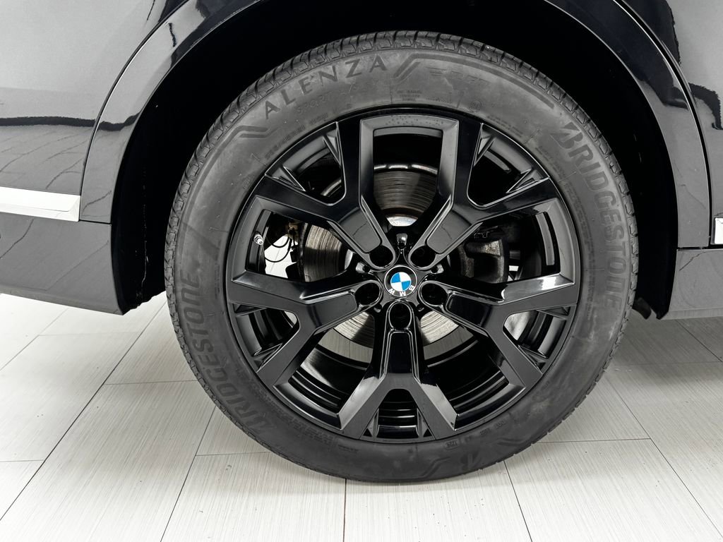 Used 2022 BMW X7 xDrive40i w/ Executive Package image 48