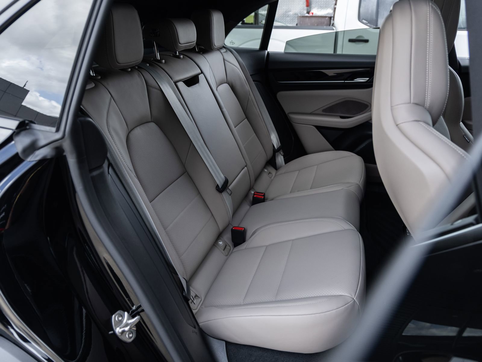 New 2026 Porsche Macan Electric RWD image 43