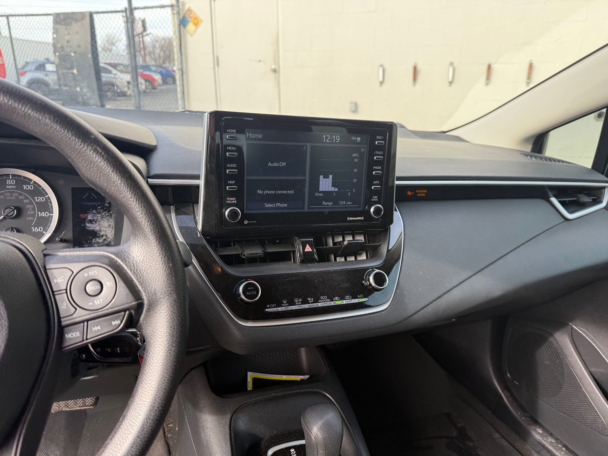 Used 2021 Toyota Corolla LE image 8