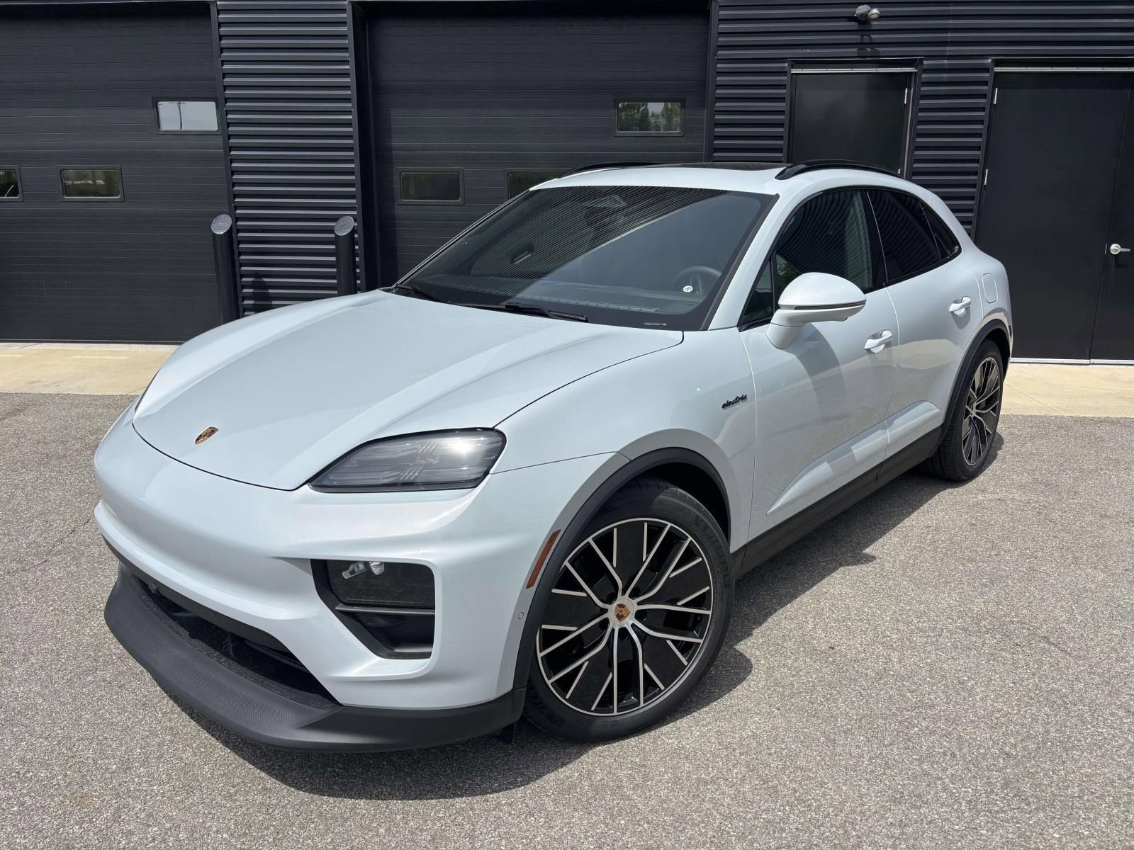New 2026 Porsche Macan 4 Electric AWD/4WD image 1