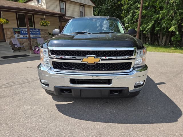 Used 2014 Chevrolet Silverado 2500 LT w/ Interior Plus Package AWD/4WD image 9