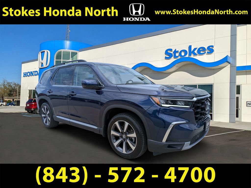 Certified 2025 Honda Pilot Touring image 1