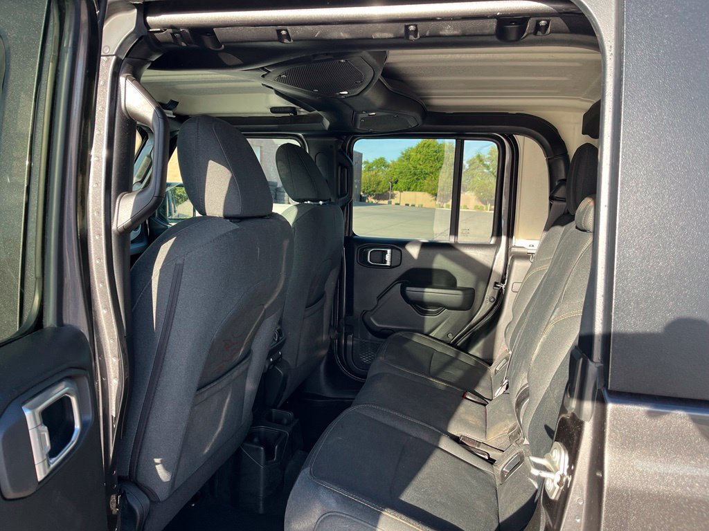 Used 2024 Jeep Gladiator Overland AWD/4WD image 17