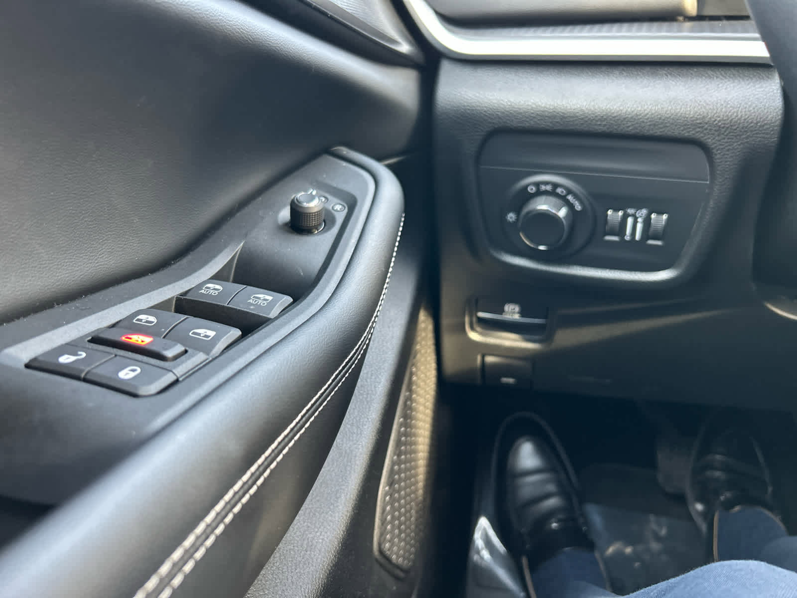 Used 2025 Jeep Grand Cherokee 4WD image 22