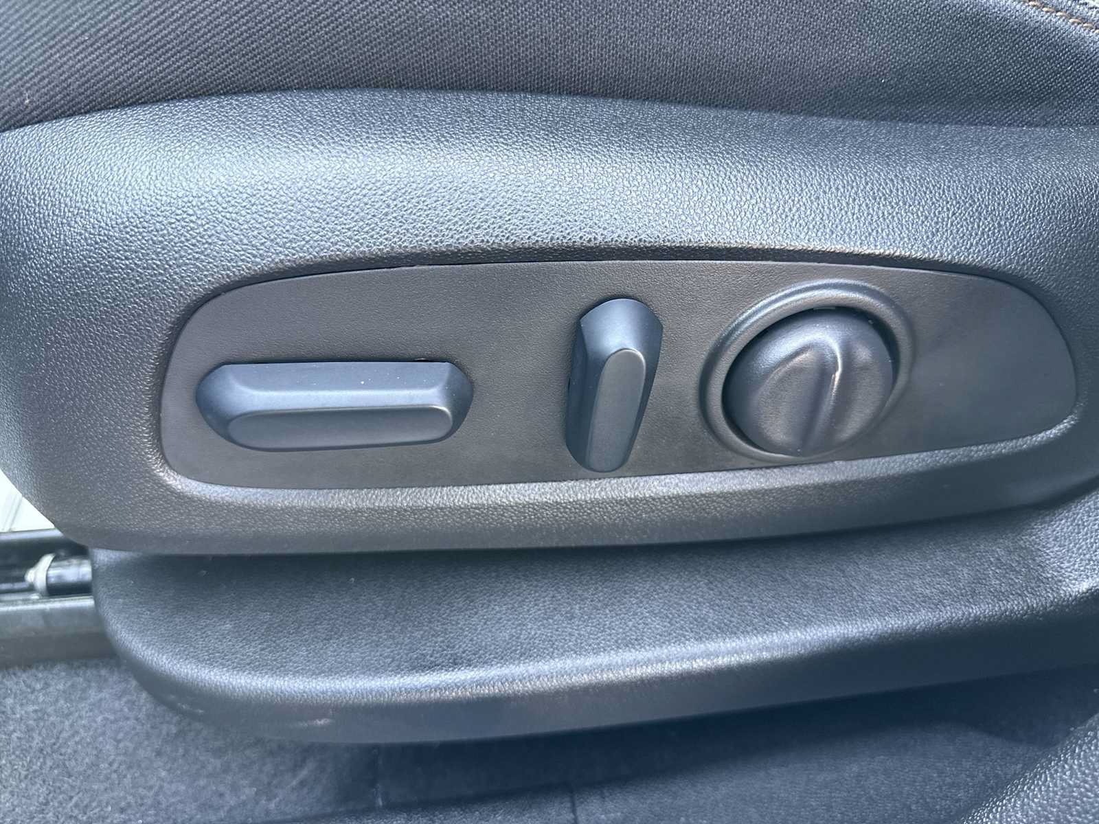Certified 2024 Chevrolet Equinox LT FWD image 14