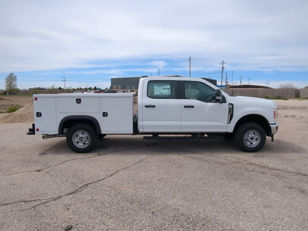 New 2026 Ford F350 XL w/ XL Chrome Package AWD/4WD image 8