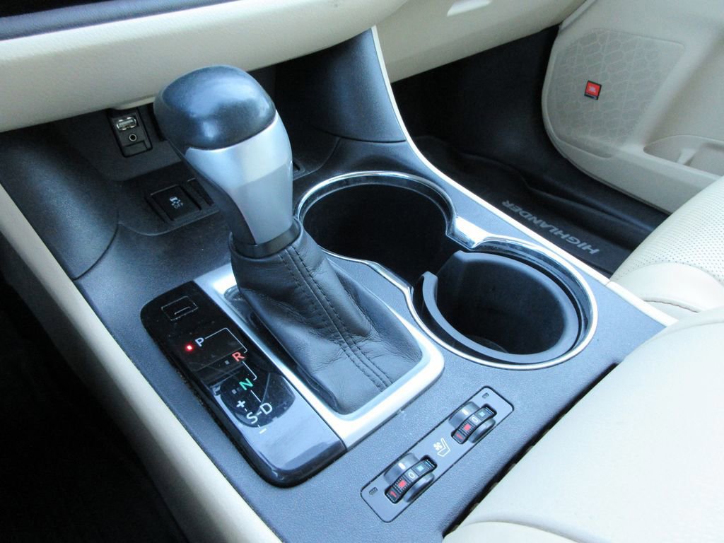 Used 2017 Toyota Highlander Limited image 31