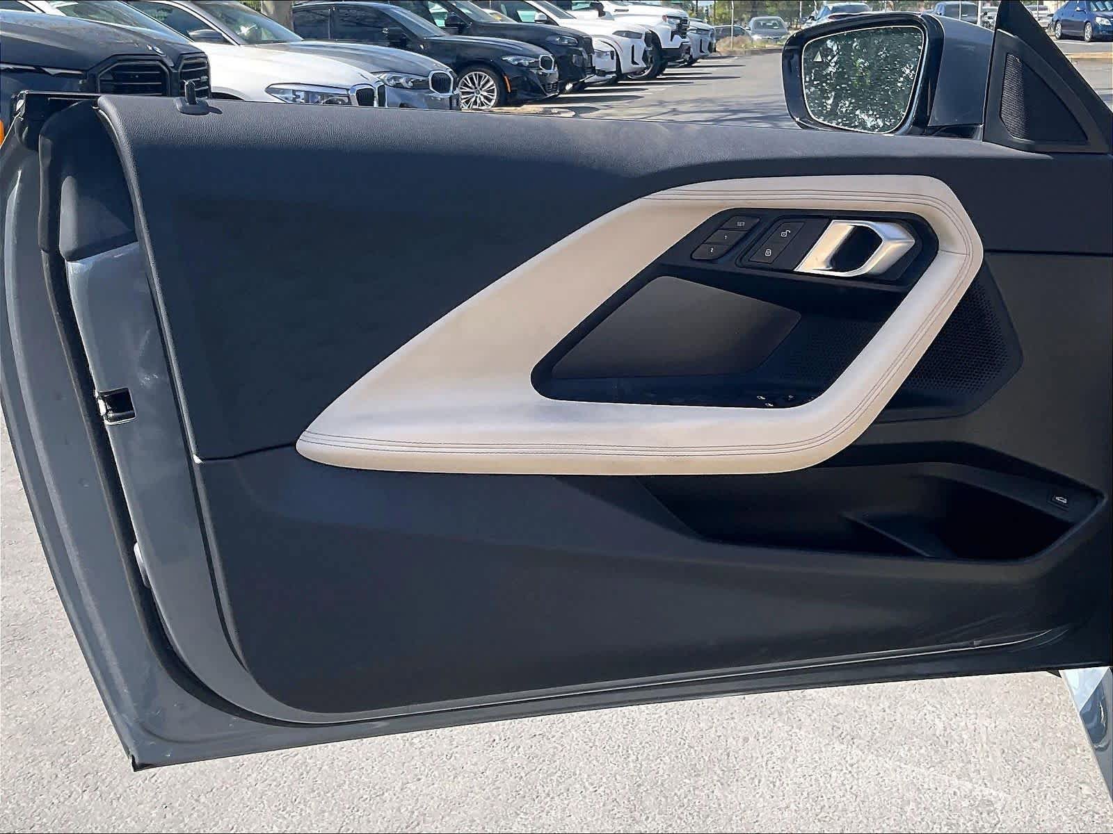 Used 2025 BMW 230i Coupe w/ Premium Package RWD image 24
