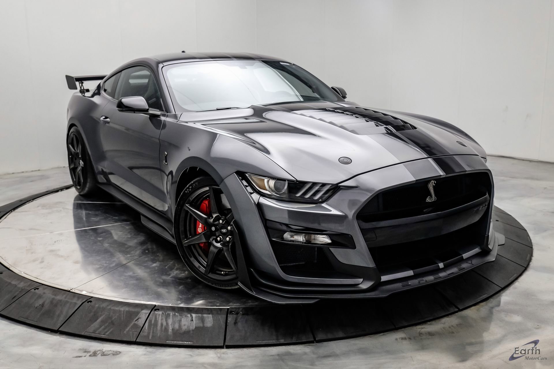 Used 2021 Ford Mustang Shelby GT500 w/ Carbon Fiber Track Pack image 25