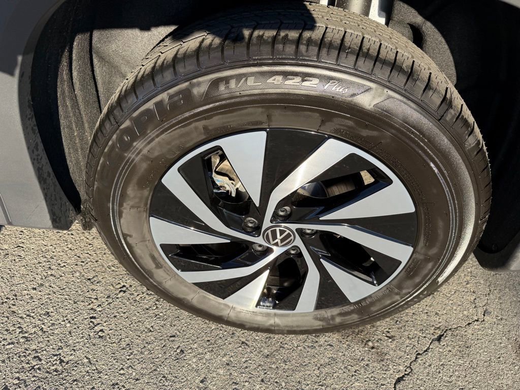 New 2026 Volkswagen Tiguan S FWD image 11