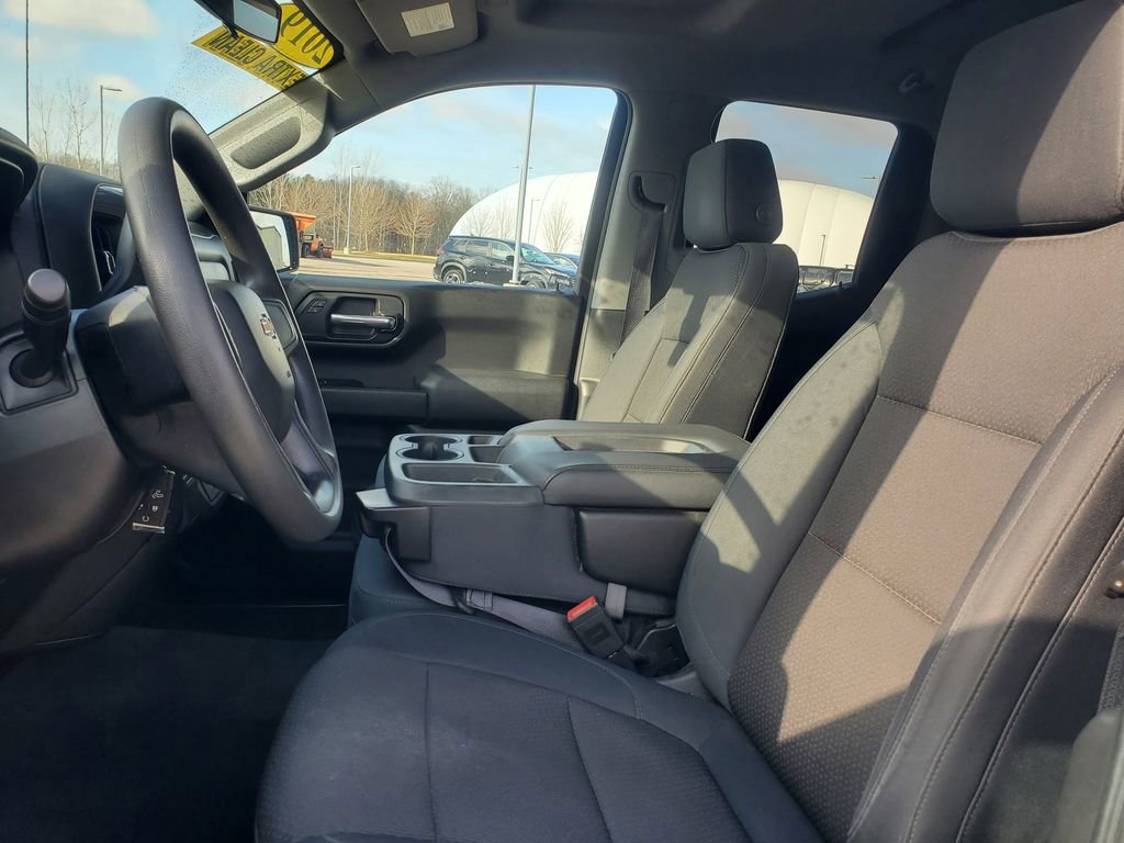 Used 2019 Chevrolet Silverado 1500 Custom w/ Custom Value Package image 9