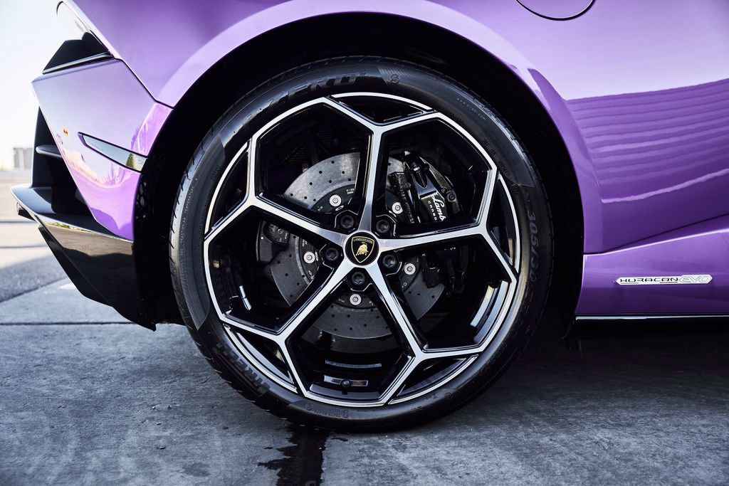 Used 2024 Lamborghini Huracan EVO image 26