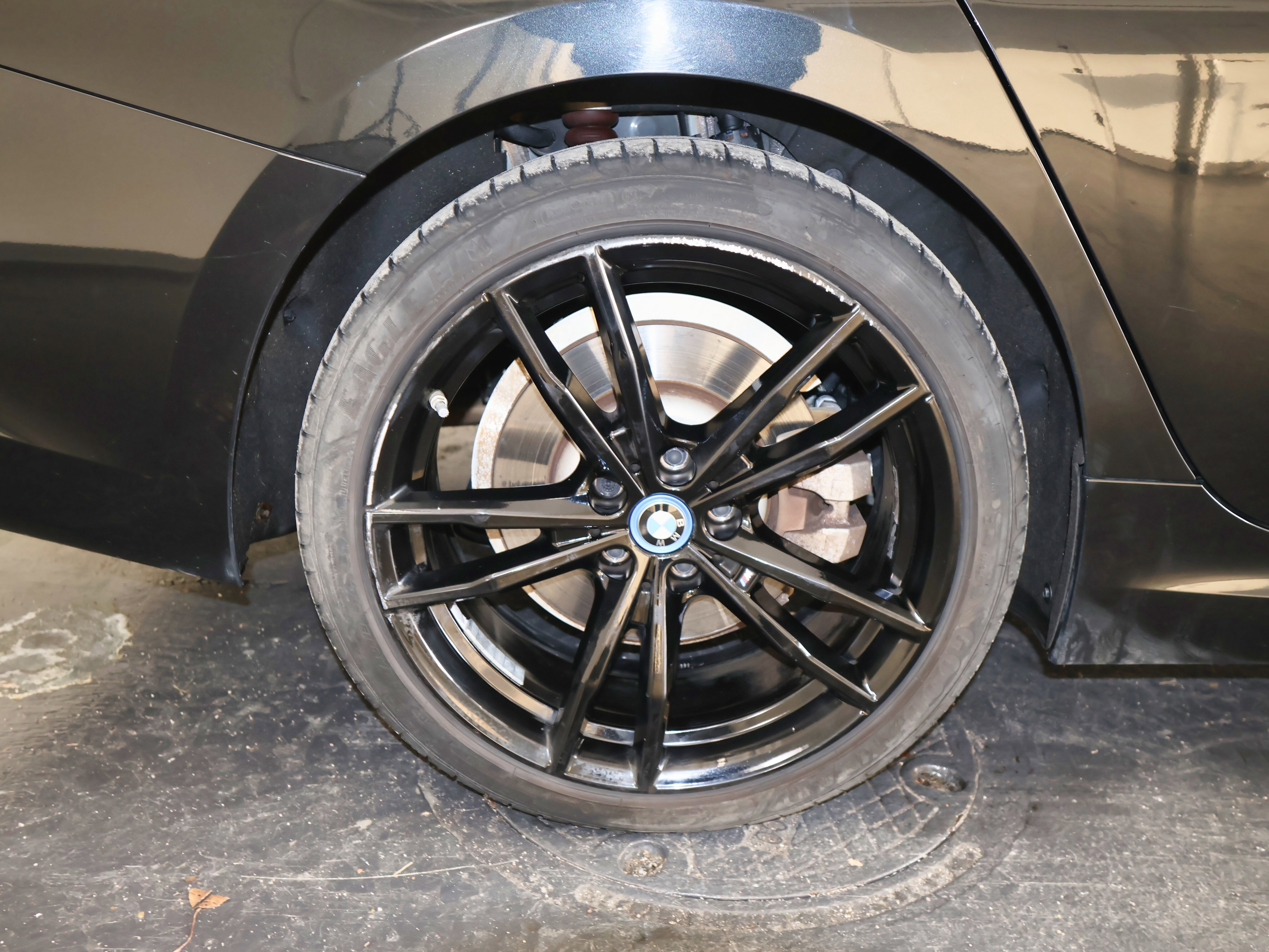 Used 2022 BMW 330e xDrive w/ M Sport Package image 41