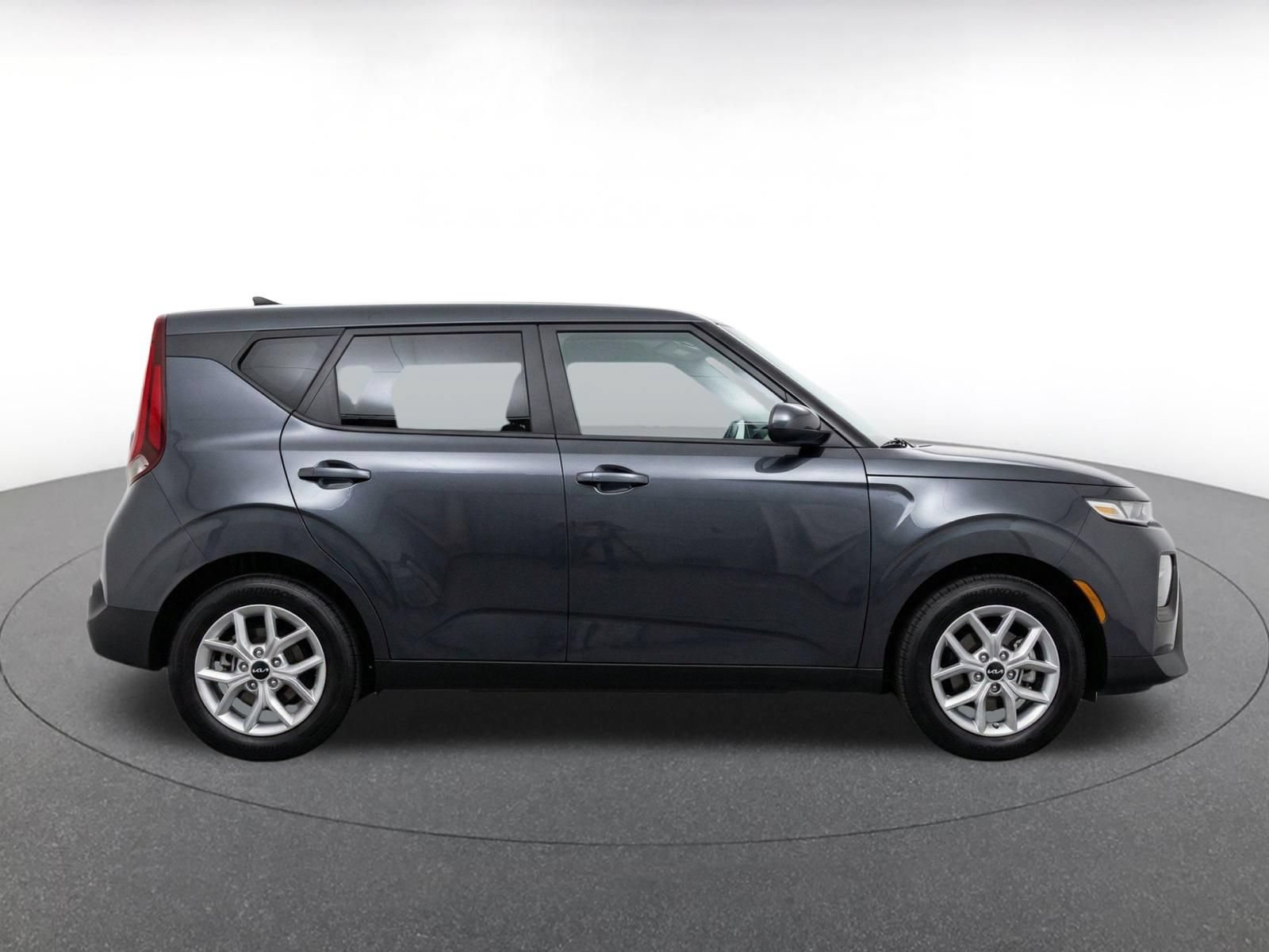 Used 2025 Kia Soul LX w/ LX Technology Package FWD image 13