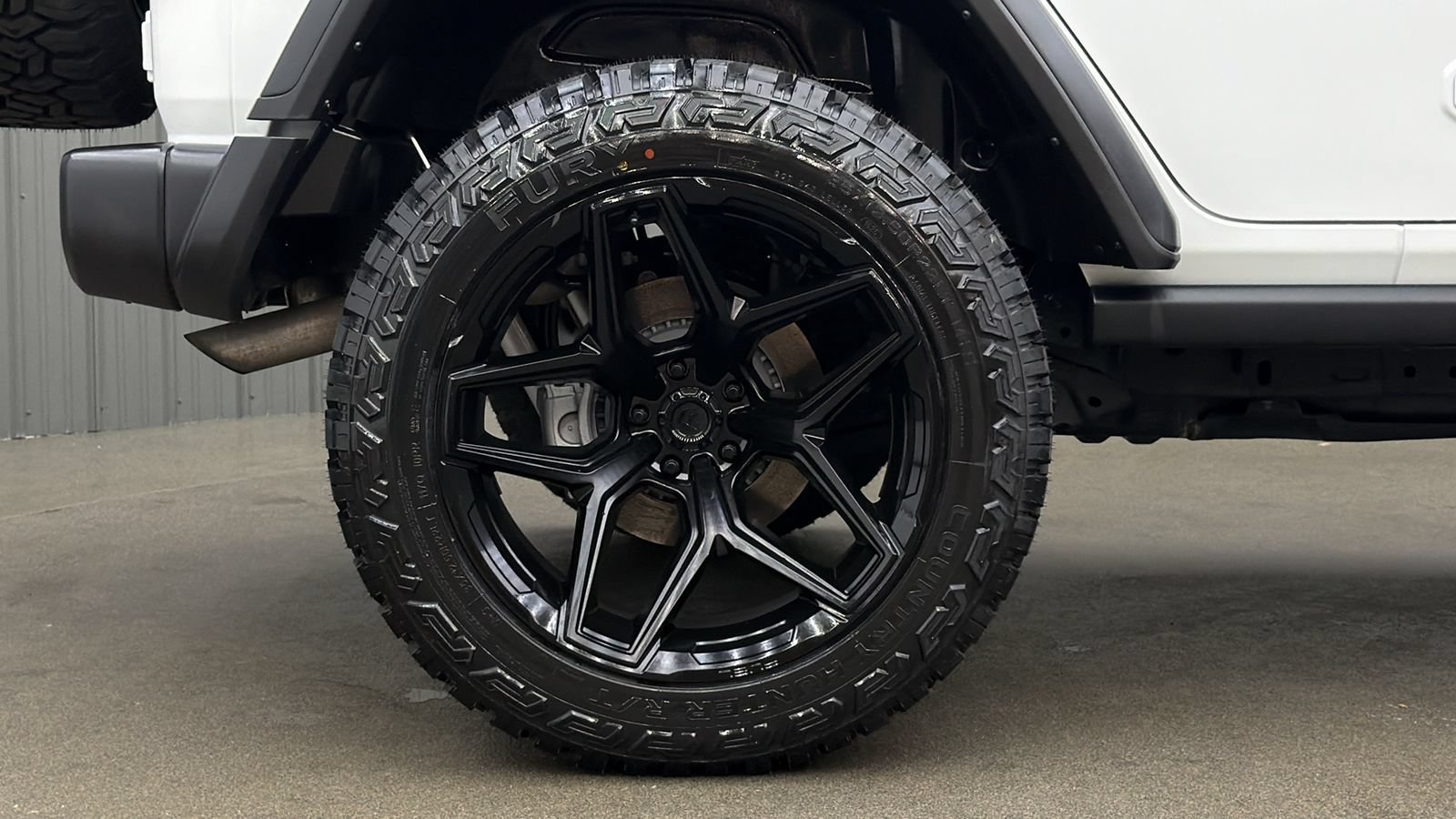 Used 2024 Jeep Wrangler Unlimited AWD/4WD image 11