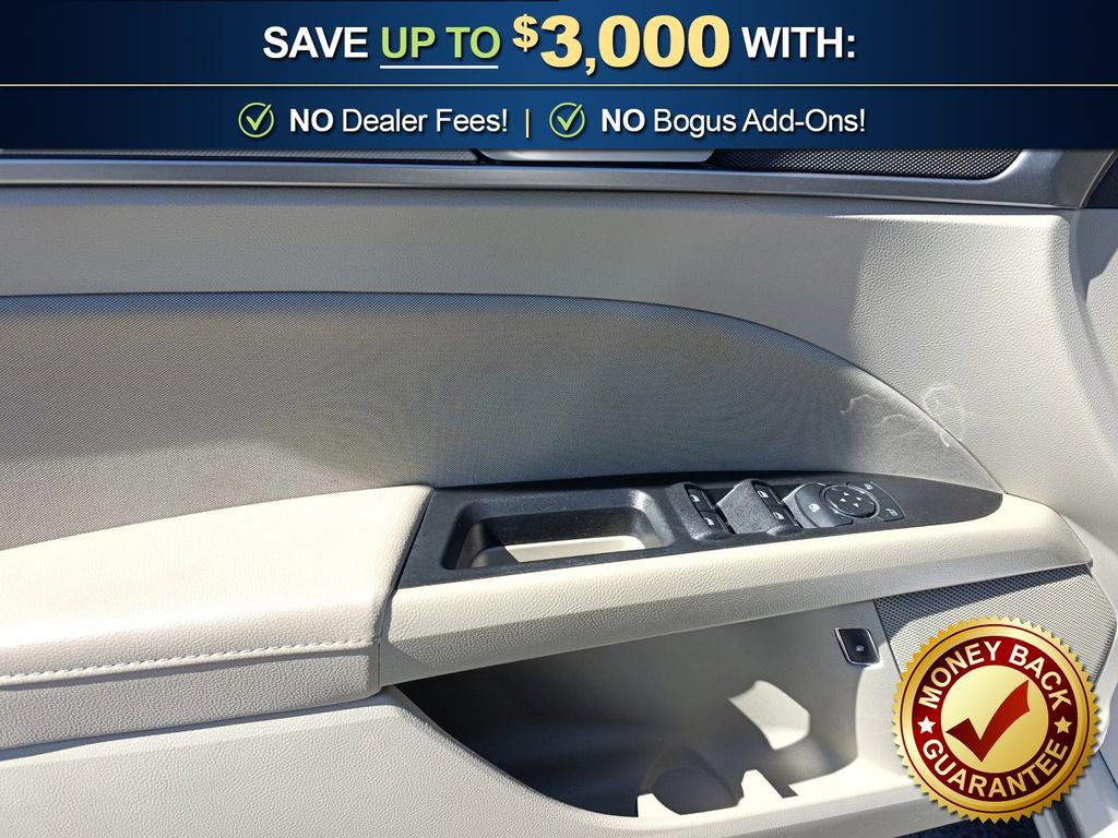 Used 2020 Ford Fusion SE image 16
