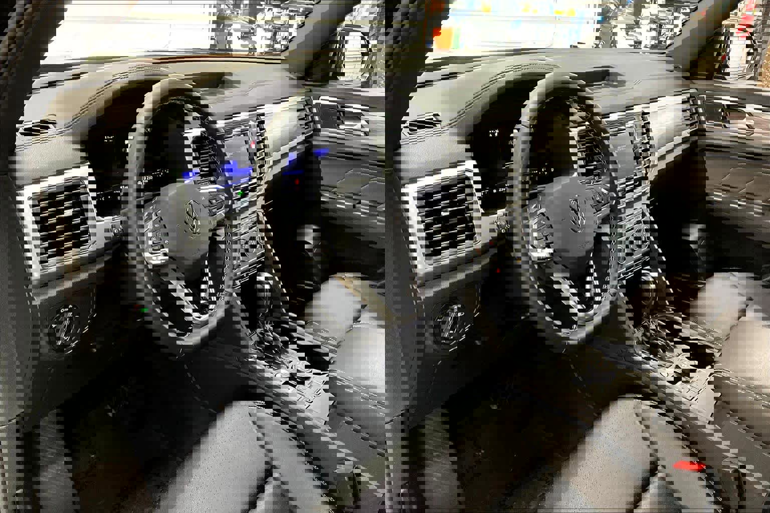 Used 2023 Volkswagen Atlas Cross Sport SE image 17