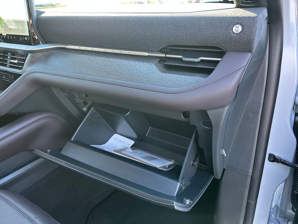 New 2025 Ford Explorer Platinum image 40