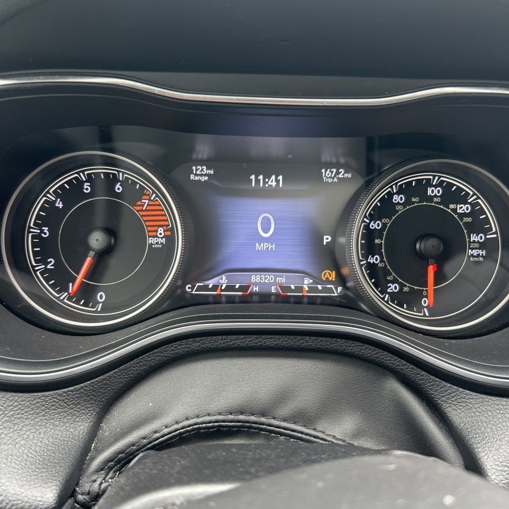 Used 2019 Jeep Cherokee High Altitude AWD/4WD image 7