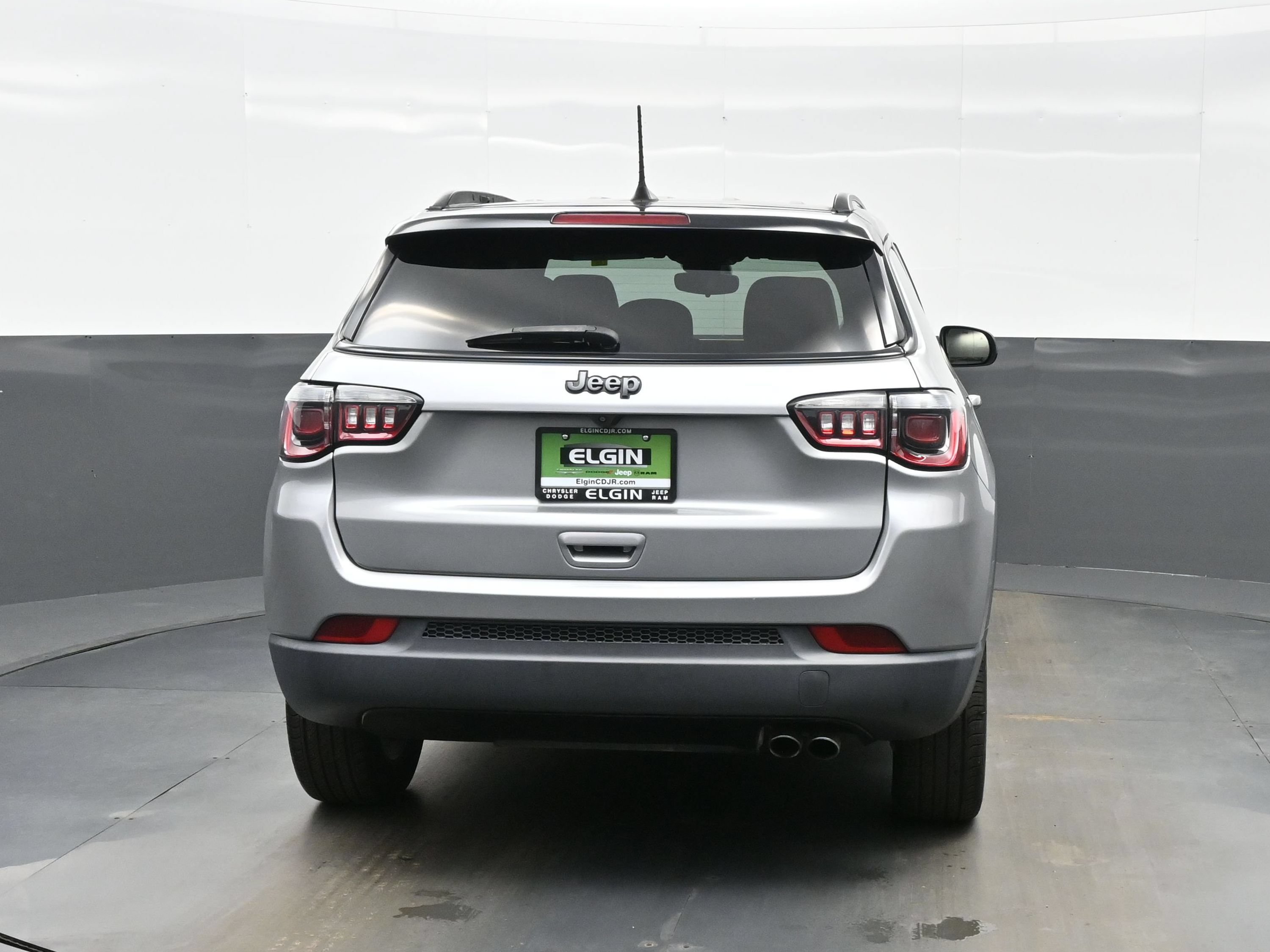 Used 2022 Jeep Compass Latitude FWD image 7