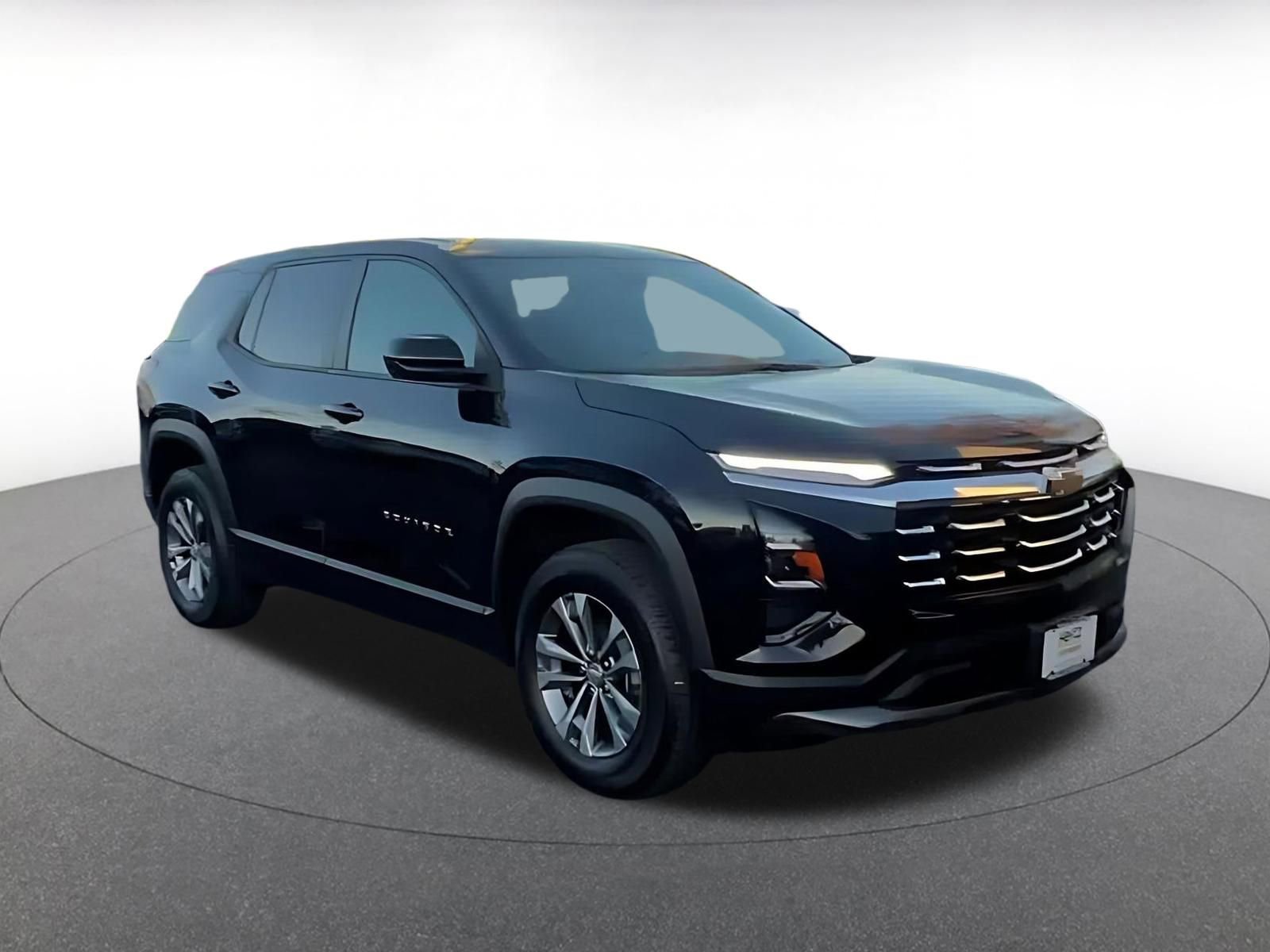 Used 2025 Chevrolet Equinox LT image 3