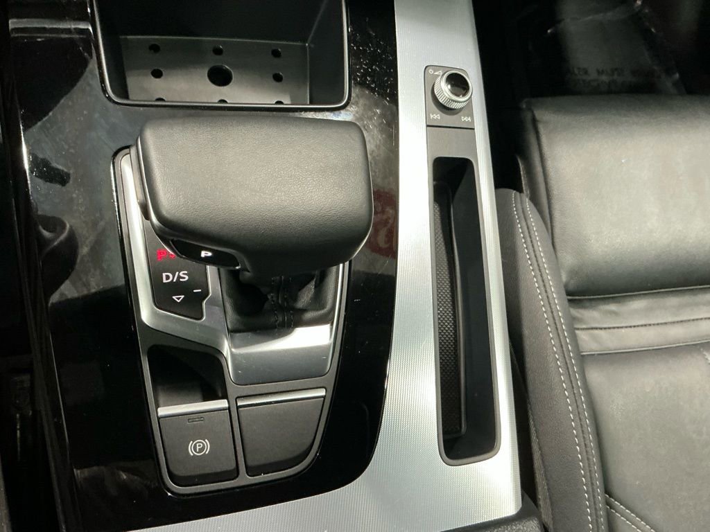 Used 2025 Audi Q5 2.0T Premium image 14