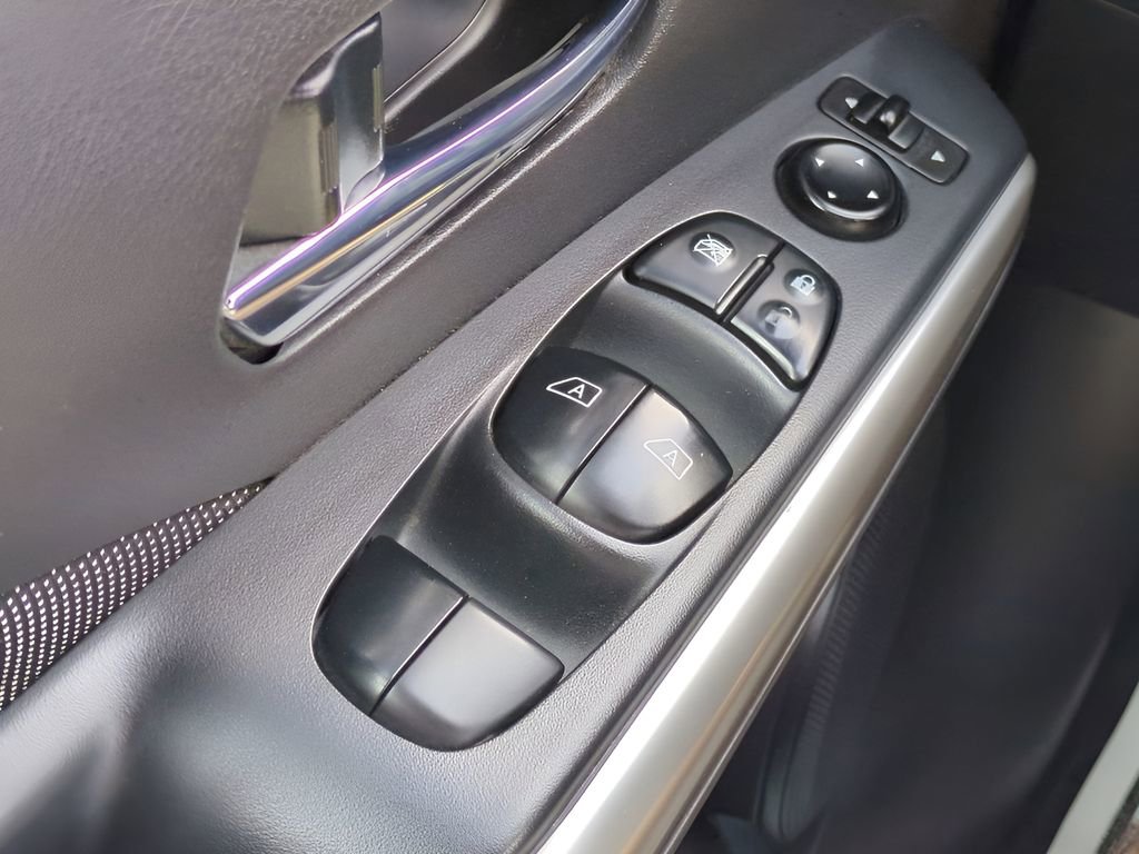 Used 2020 Nissan Kicks SV image 21