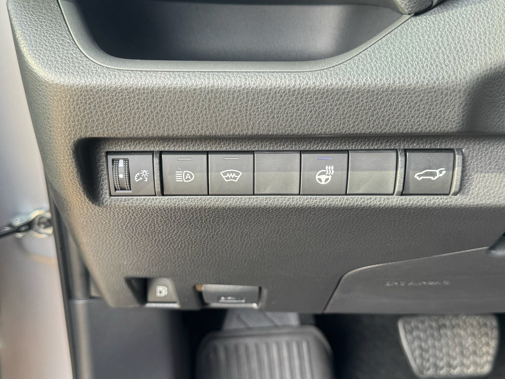 Used 2023 Toyota RAV4 SE w/ Convenience Package AWD/4WD image 12