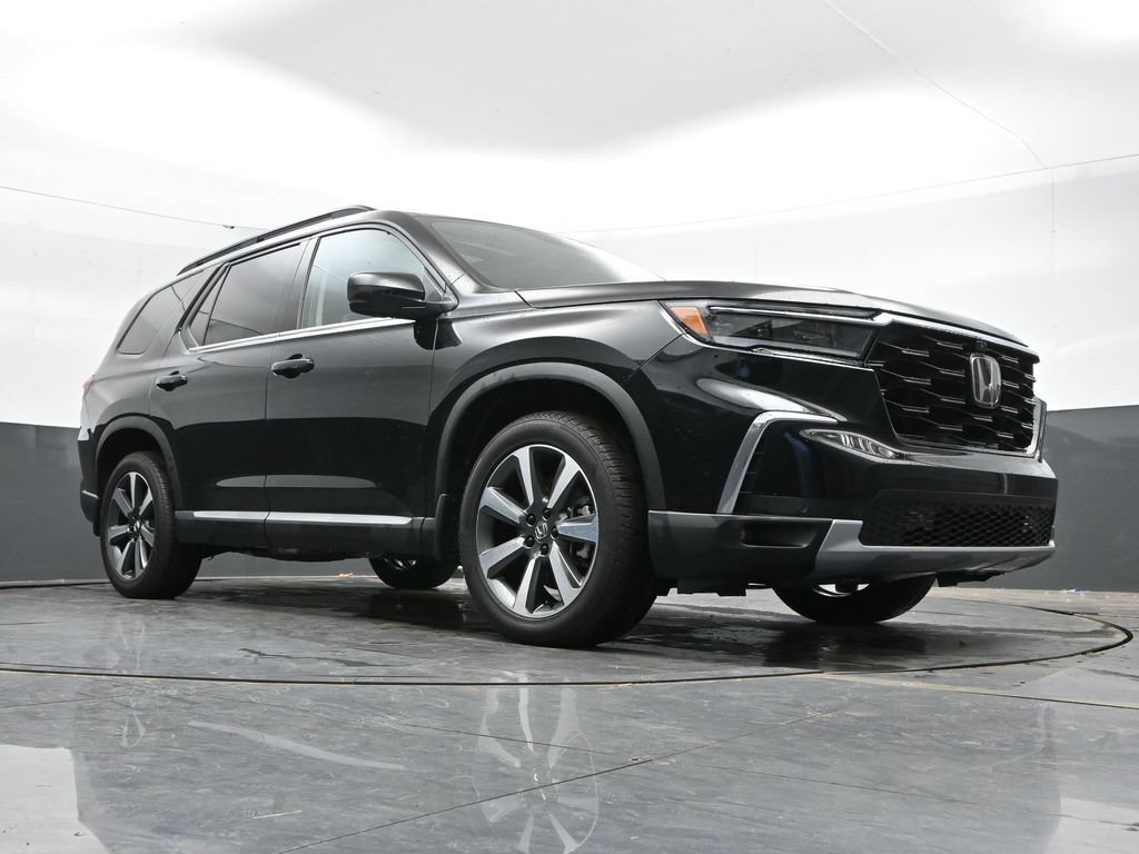 Used 2025 Honda Pilot Elite image 35