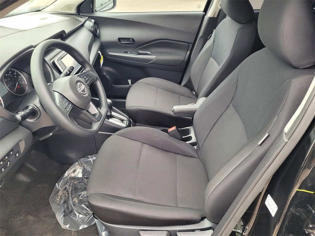 New 2025 Nissan Kicks Play S image 8
