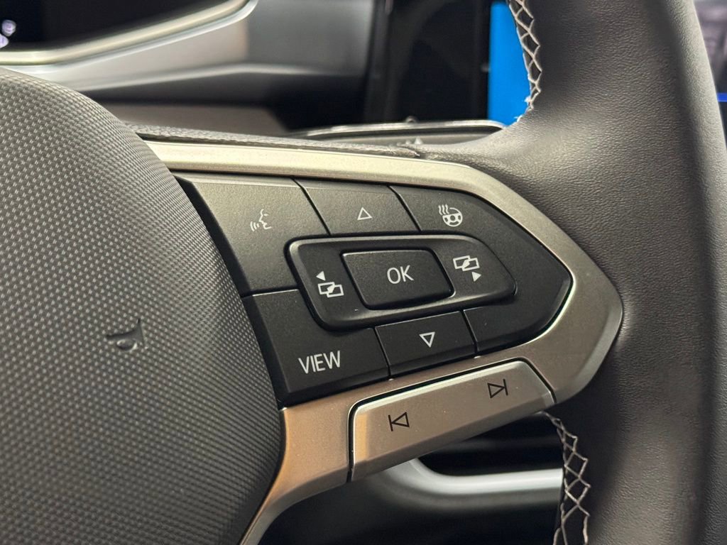 New 2025 Volkswagen Taos SE image 25