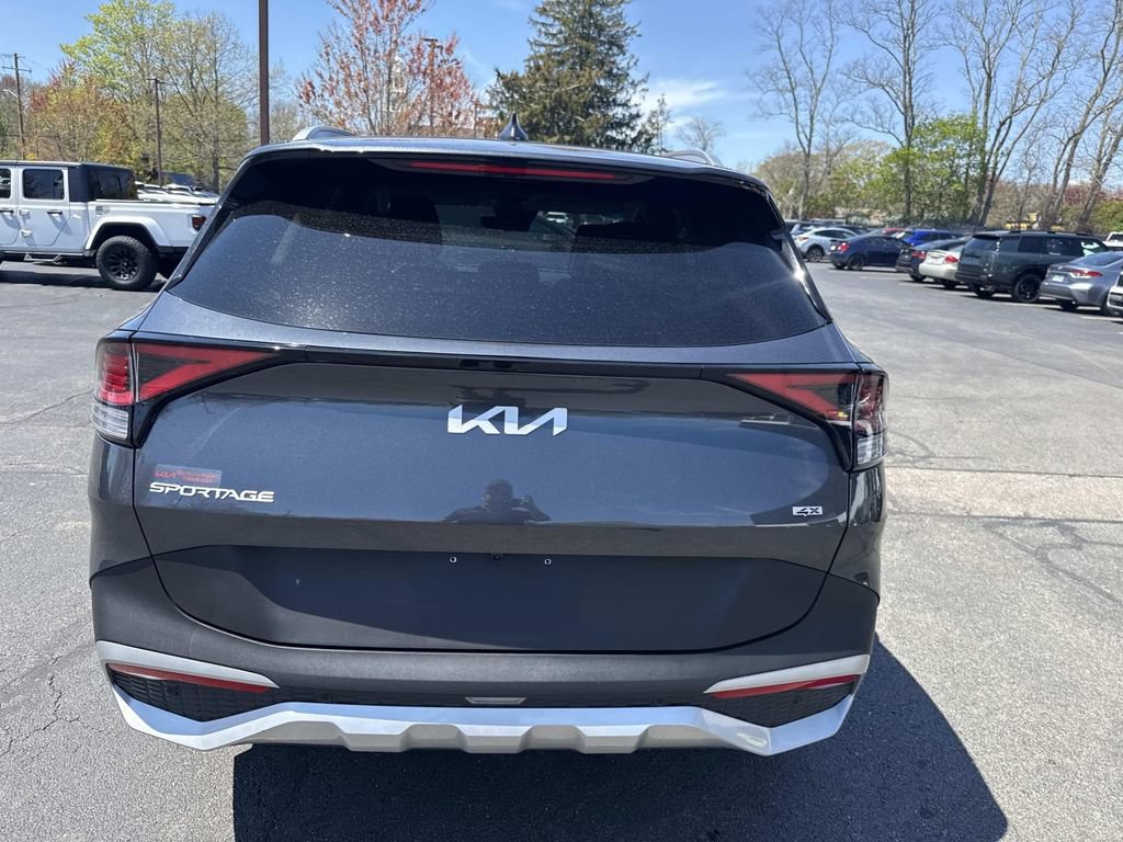 Used 2024 Kia Sportage EX AWD/4WD image 4