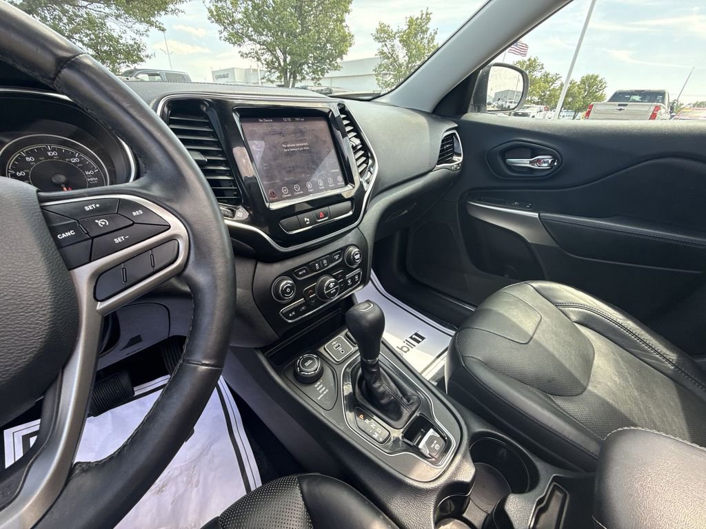 Used 2019 Jeep Cherokee Limited AWD/4WD image 20